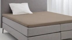 Hoeslaken Kayori Jersey Kyoto Topper -Beddengoed Winkel Hoeslaken Jersey Kyoto topper taupe 1